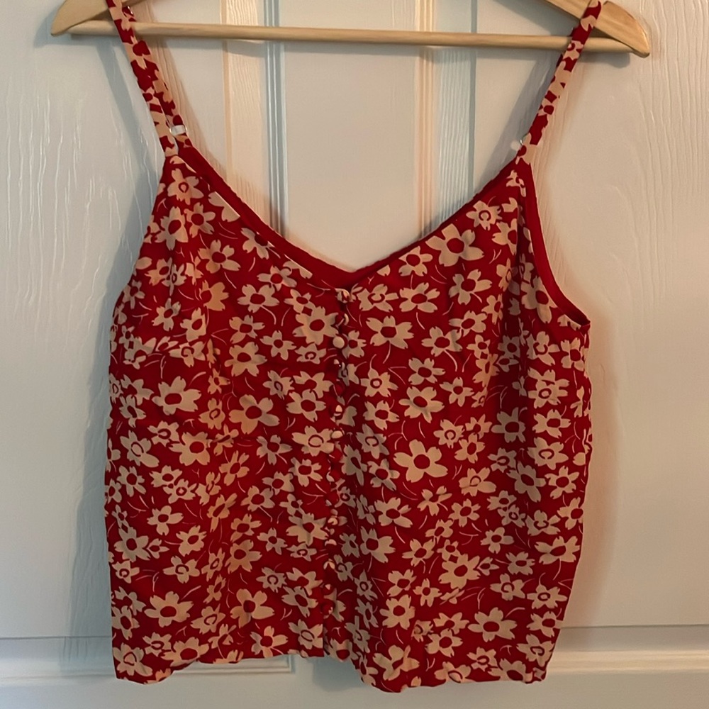 Madewell flowy red and white floral crop top